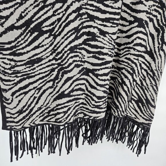 Christian Siriano Poncho Women L XL Zebra Fringe Sweater Knit Pullover Zip Front - Picture 5 of 12